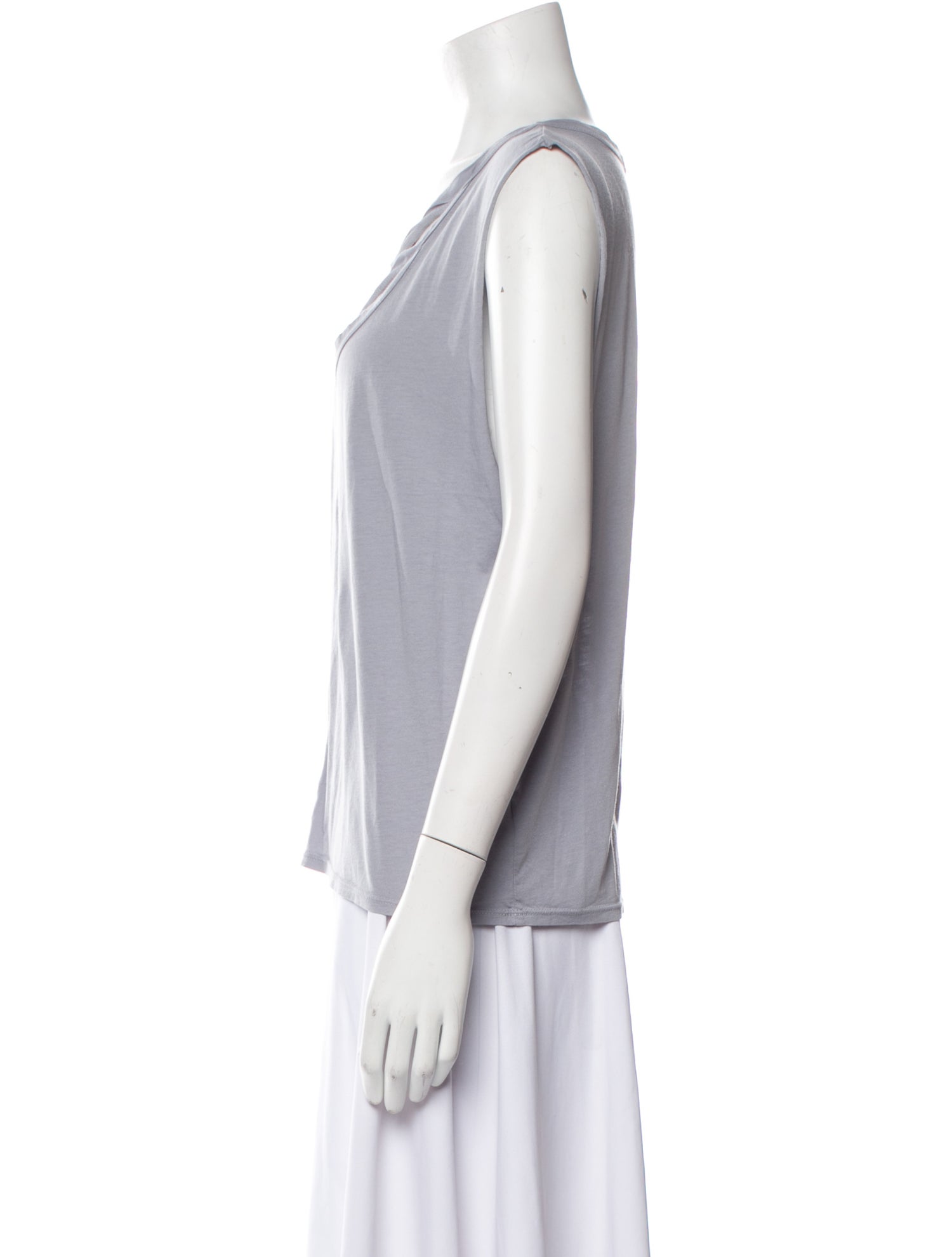 La Made Scoop Neck Sleeveless Top