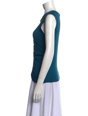 La Made Crew Neck Sleeveless Top