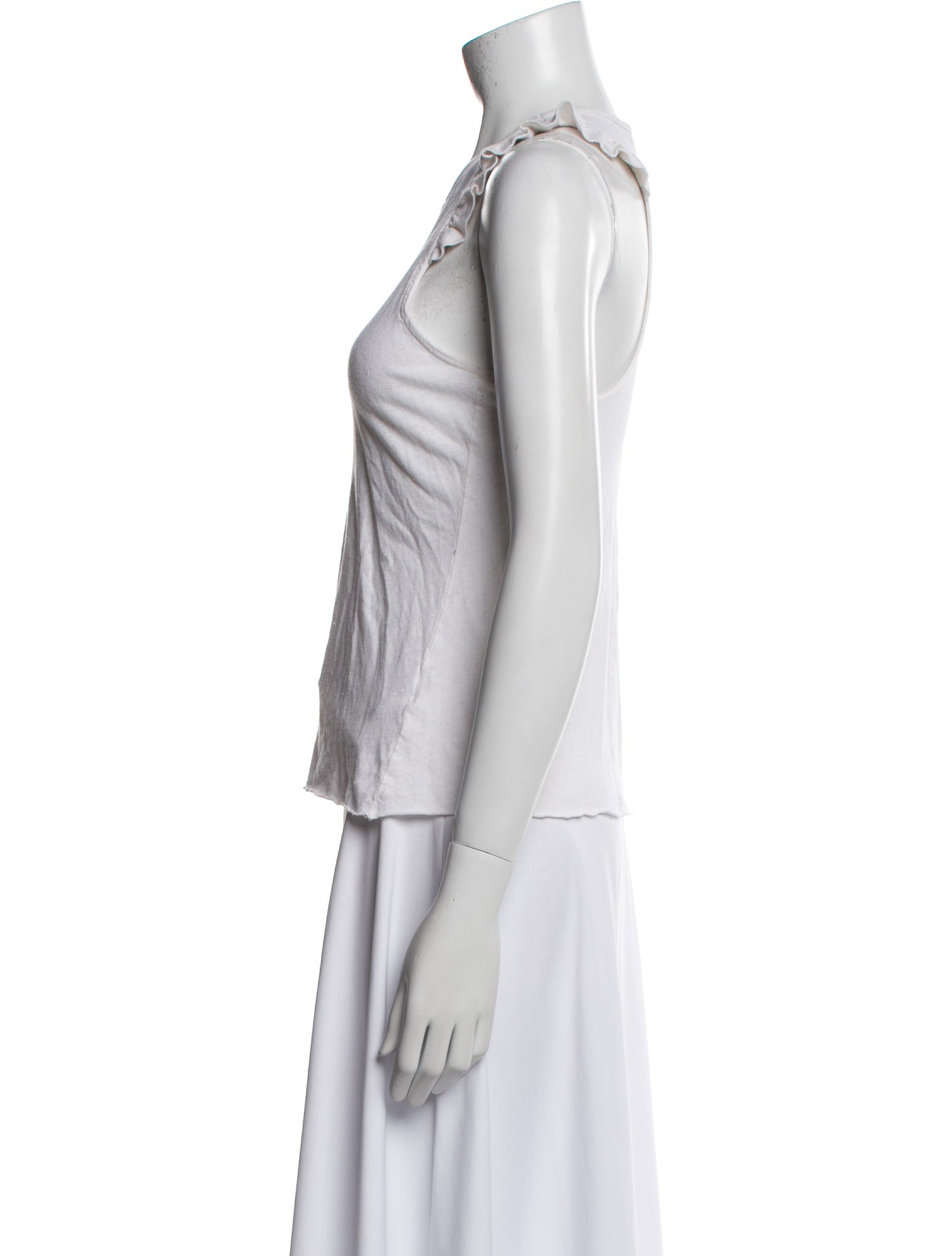 La Made Crew Neck Sleeveless Top