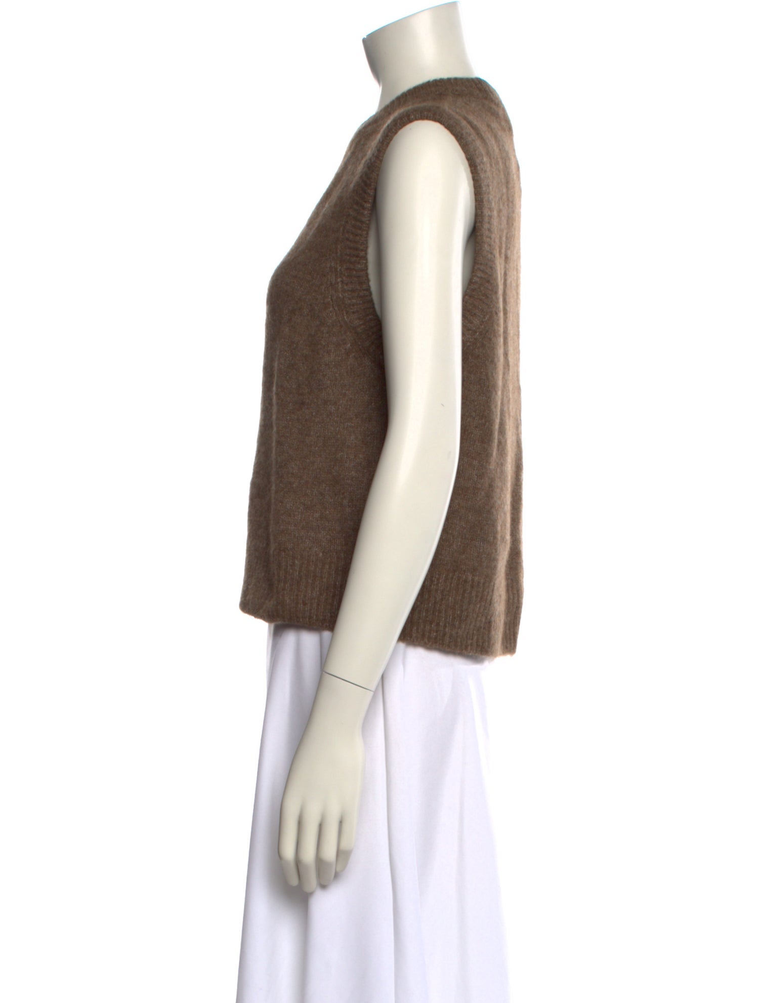 La Maille Sezane Crew Neck Sleeveless Top