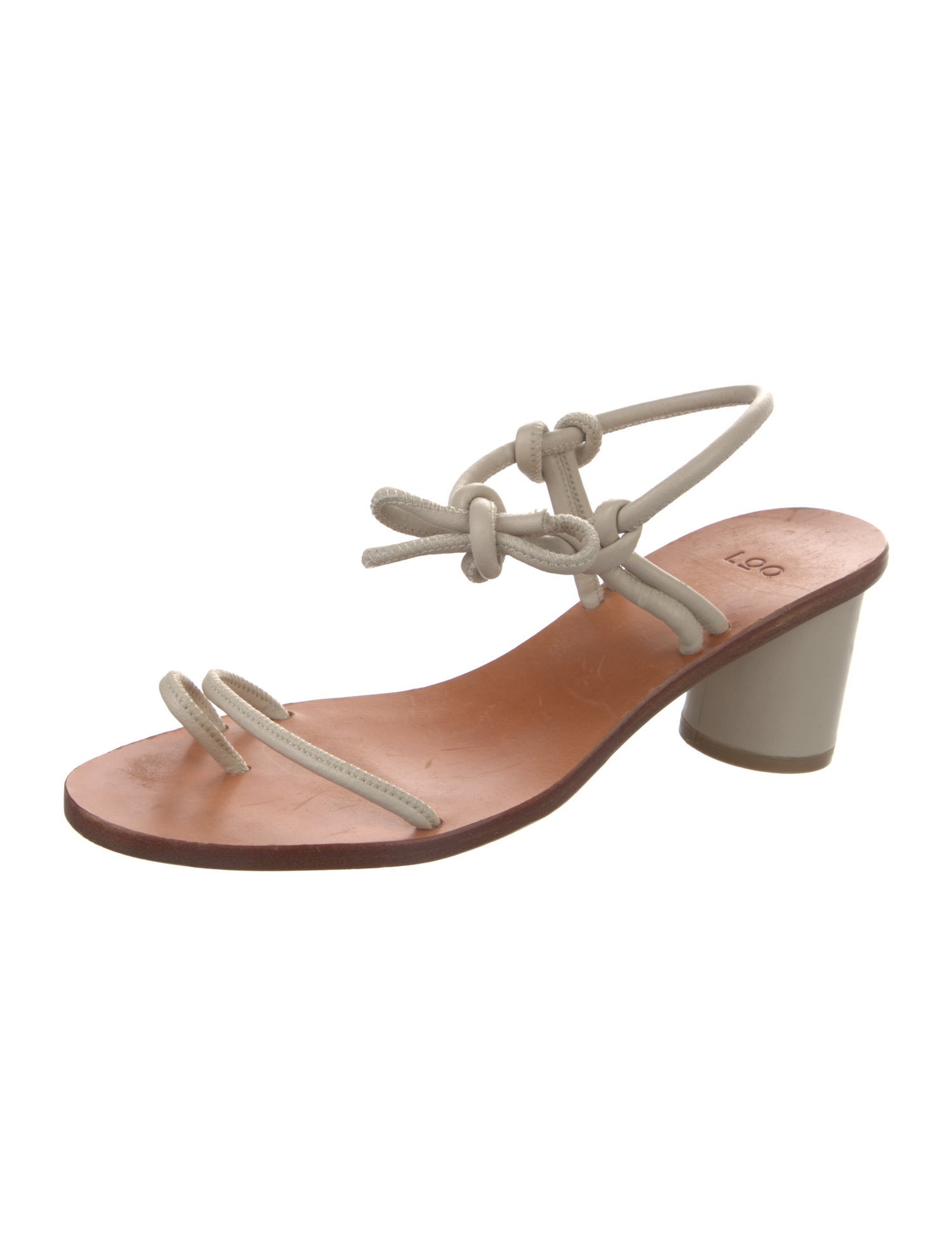 LOQ Leather Sandals