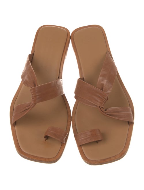 LOQ Leather Slides