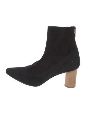 LOQ Suede Boots