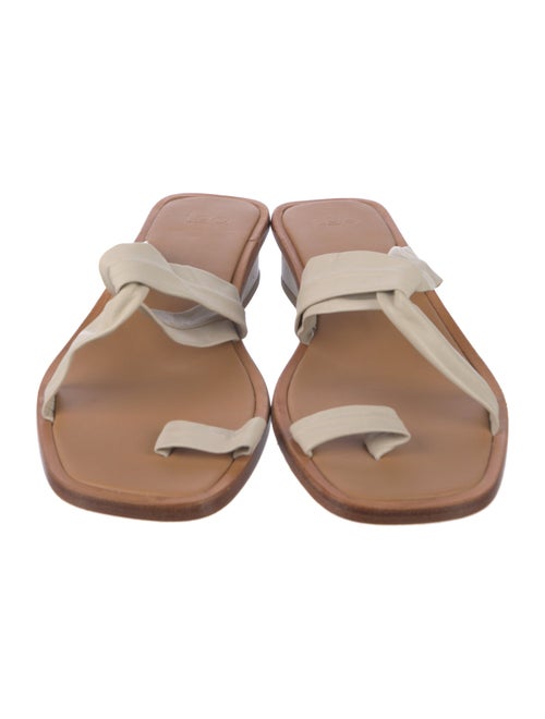 LOQ Leather Slides
