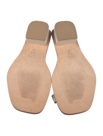LOQ Leather Slides