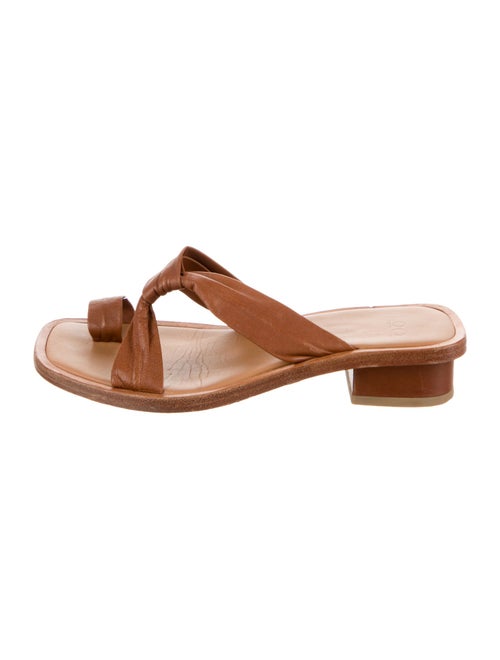 LOQ Leather Slides