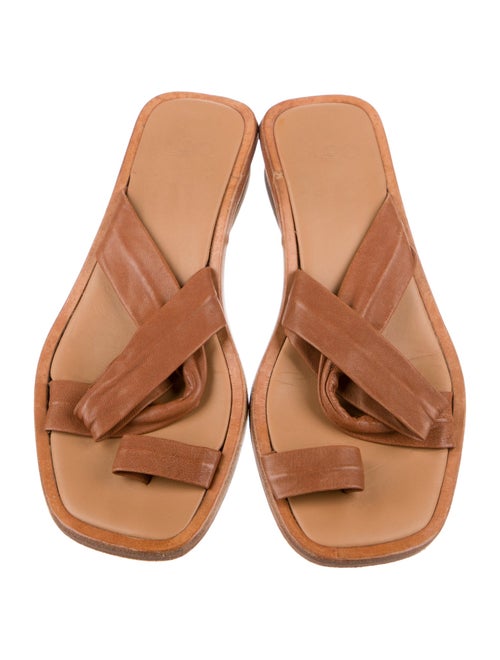LOQ Leather Slides