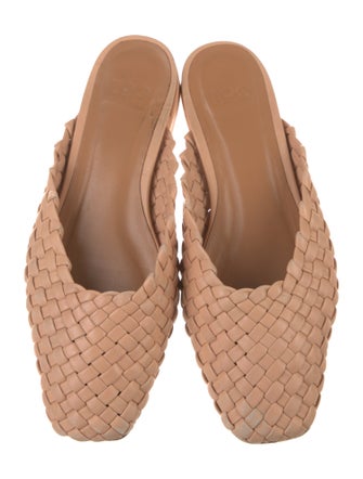 LOQ Leather Braided Accents Mules