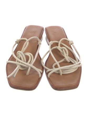 LOQ Leather Sandals