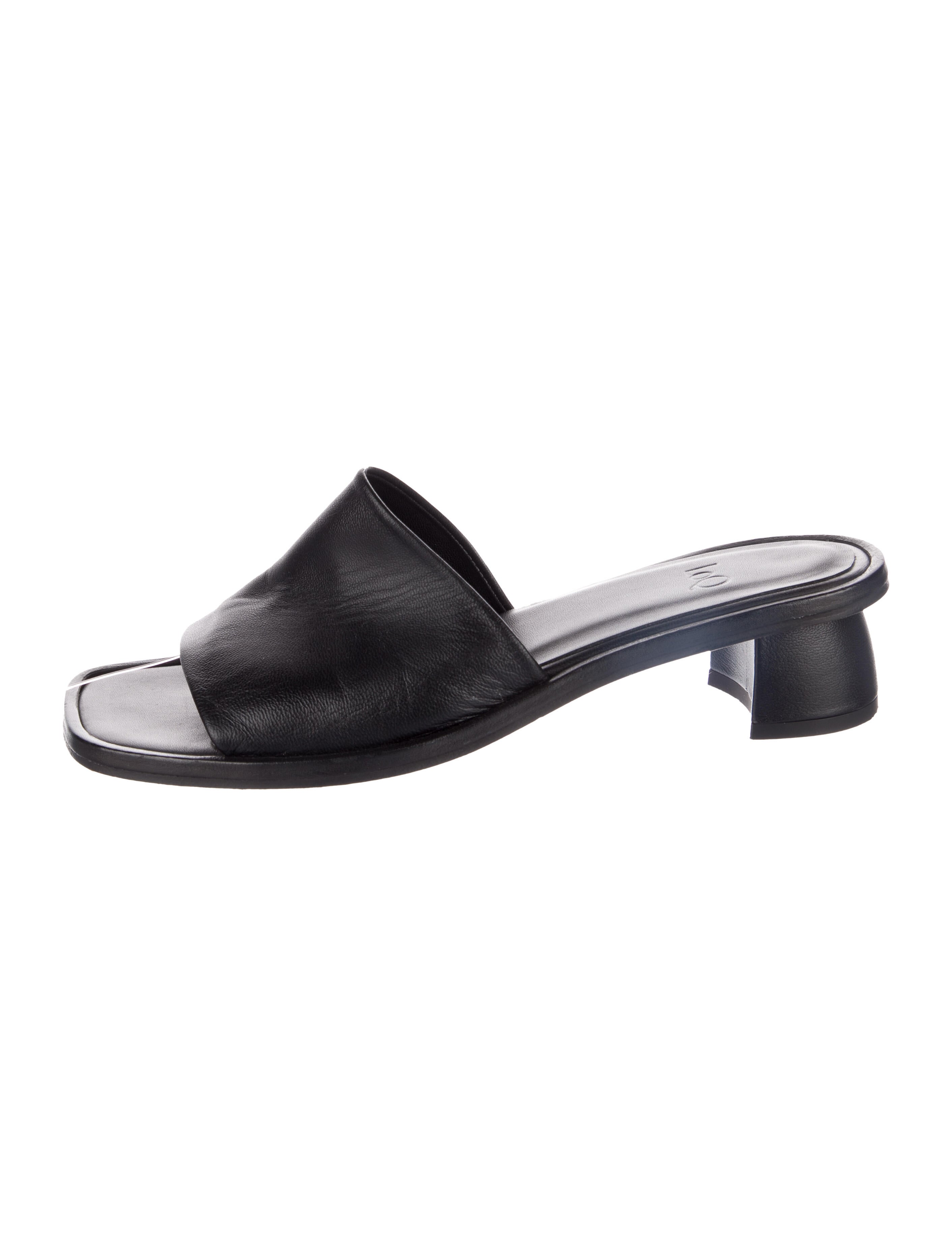 LOQ Leather Slides