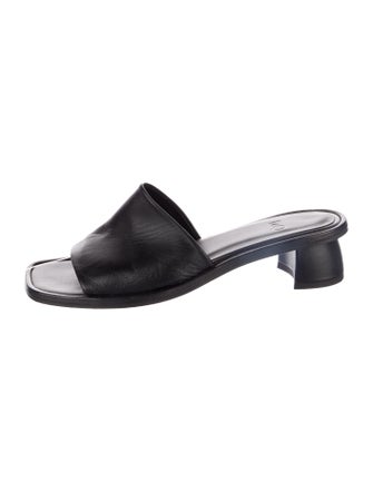 LOQ Leather Slides