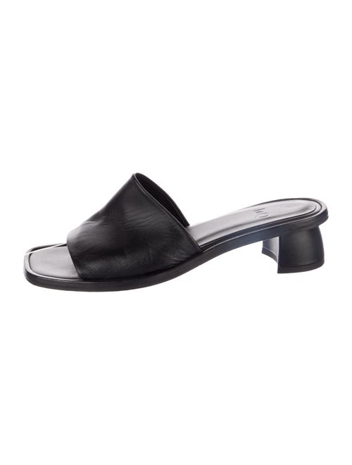 LOQ Leather Slides