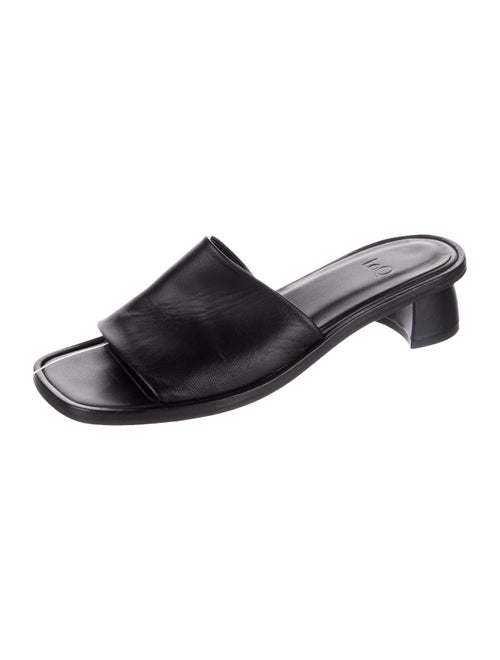 LOQ Leather Slides