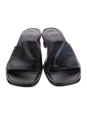 LOQ Leather Slides