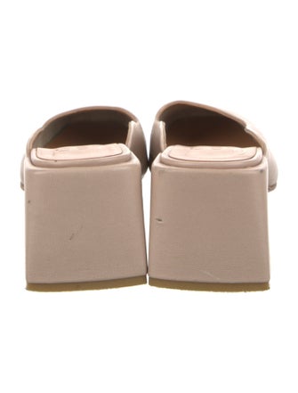 LOQ Leather Slingback Sandals