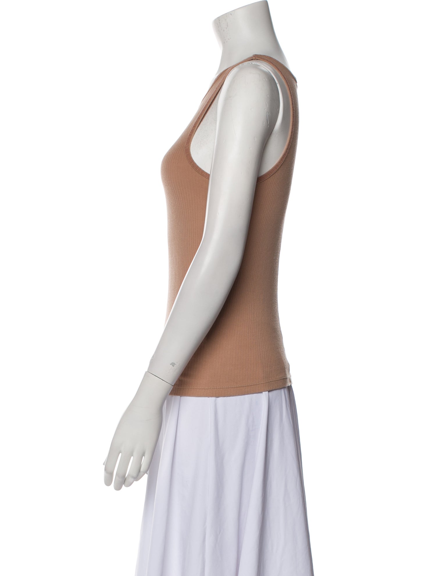 Lorod Scoop Neck Sleeveless Top