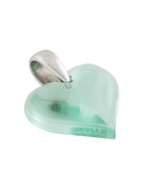 Lalique Glass "Amoureuse Beaucoup" Heart Pendant