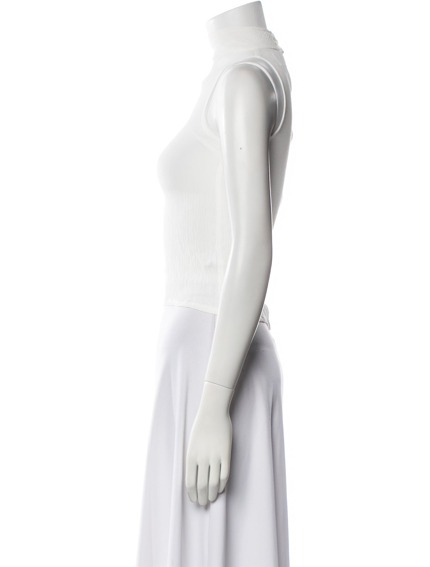 L'IDEE Mock Neck Sleeveless Crop Top