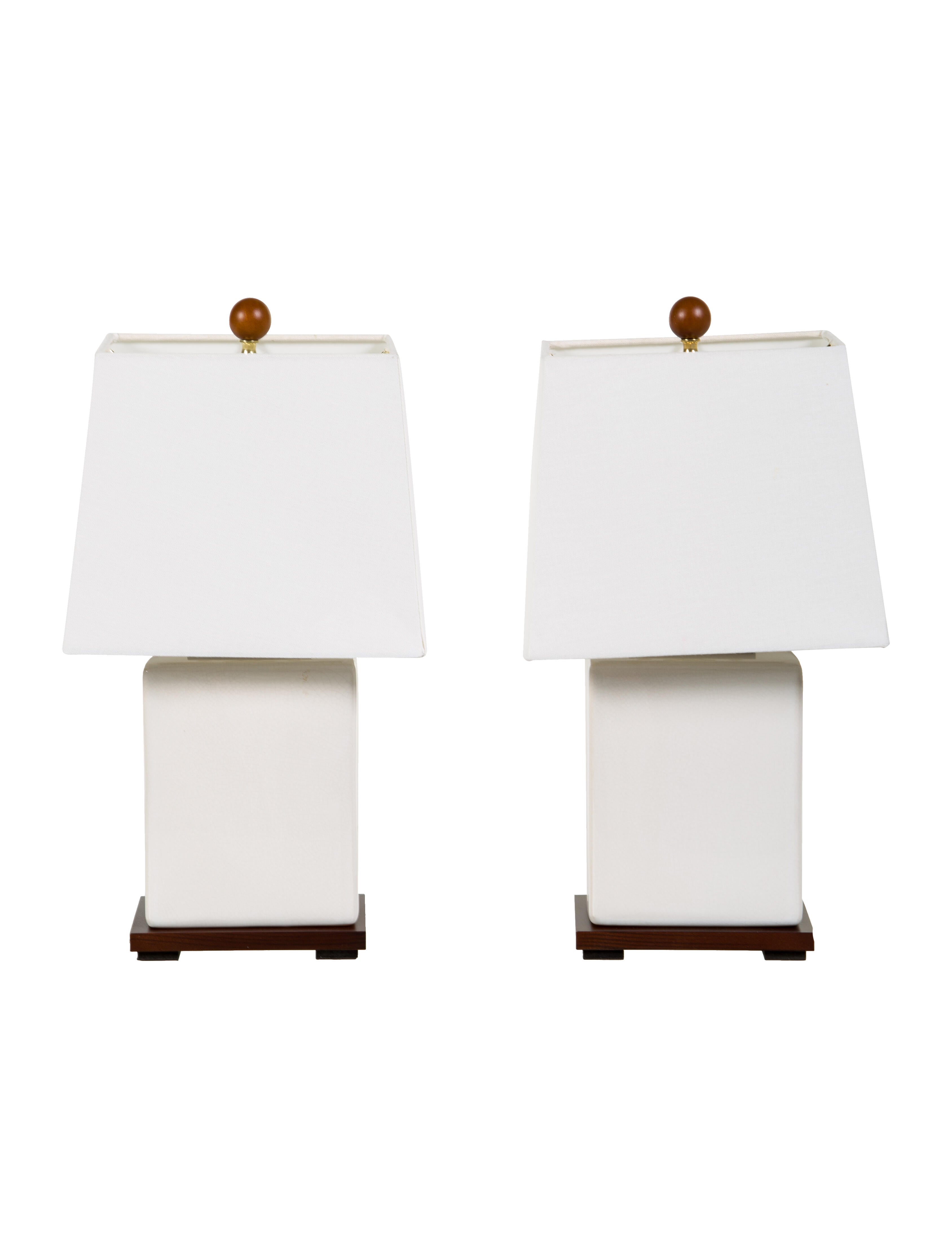 Lauren Ralph Pair Of Ceramic Table Lamps White 2 Pieces Lighting Wlrln21640 The Realreal Lauren Ralph Pair Of Ceramic, Lauren Ralph Blue White Porcelain Table Lamp 67x42cm