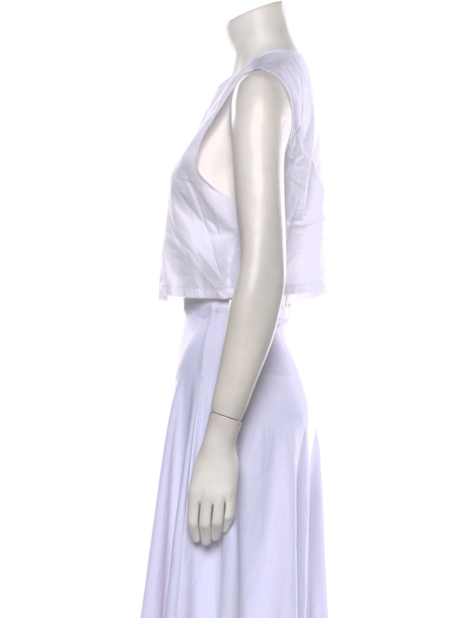 Leset Crew Neck Sleeveless Crop Top