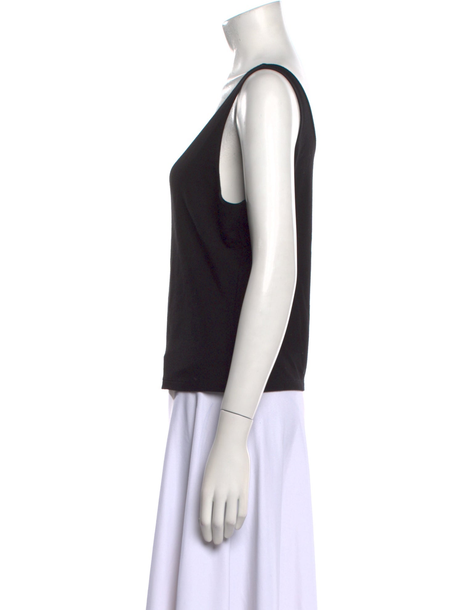 Leset Scoop Neck Sleeveless Top