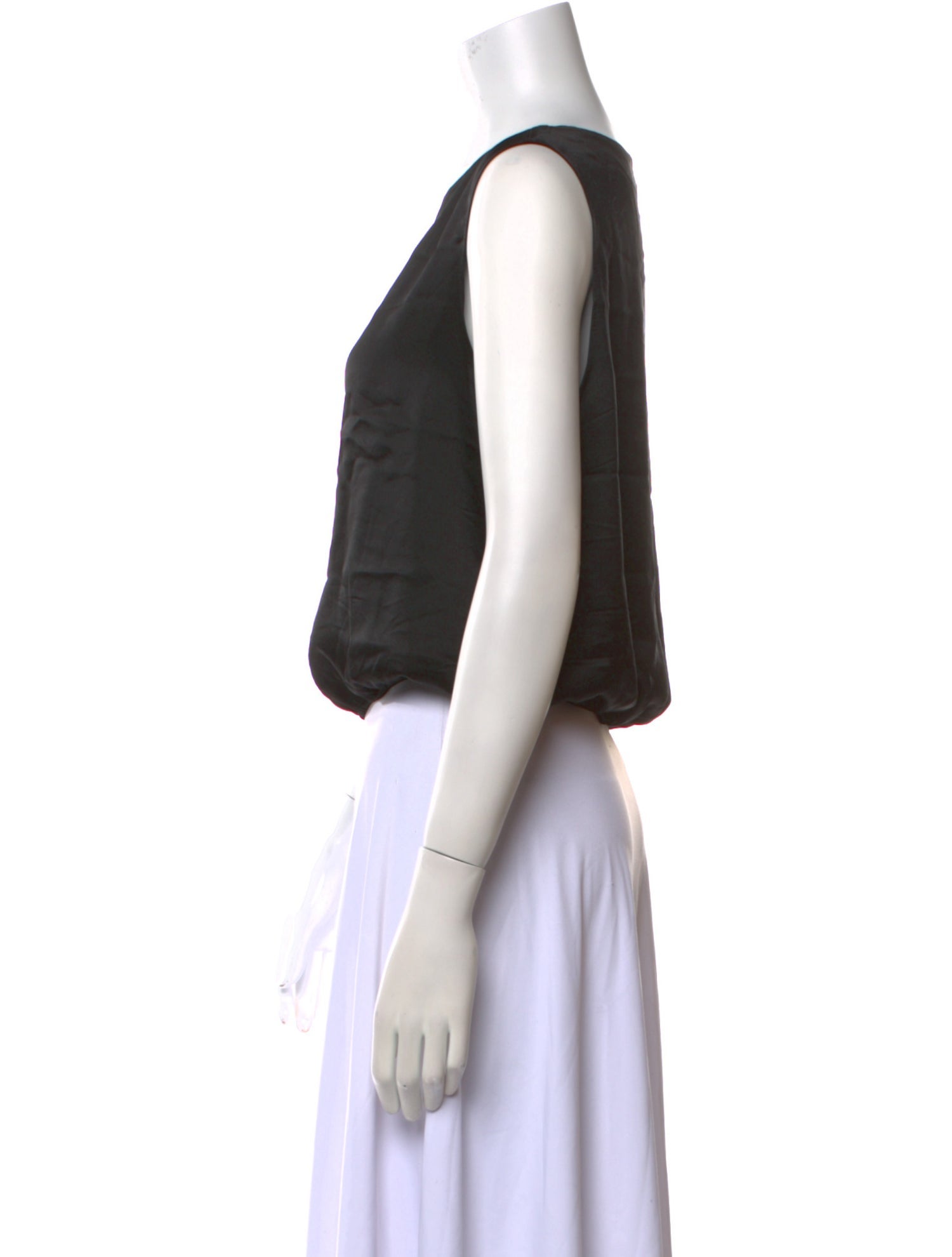 Leset Scoop Neck Sleeveless Crop Top