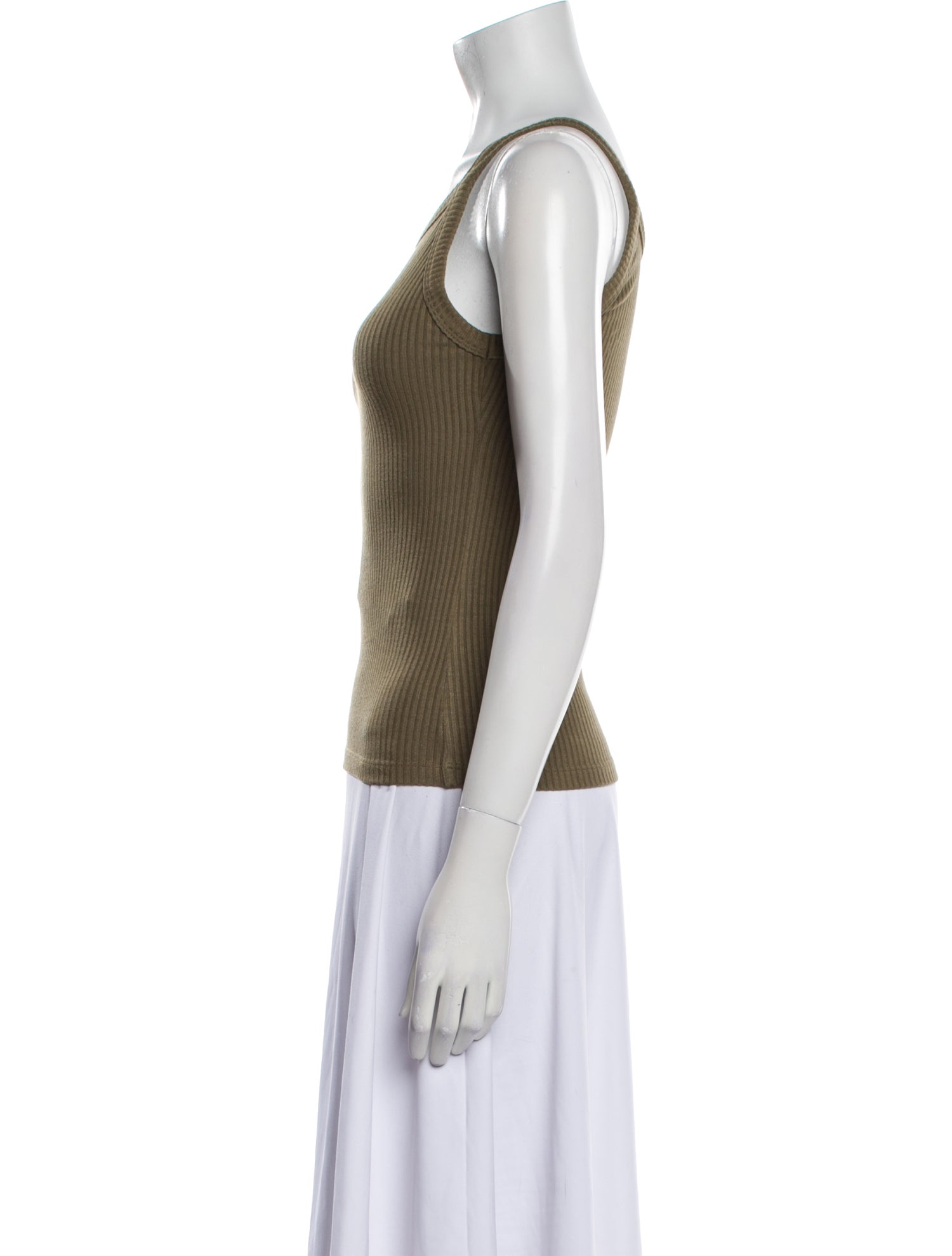 Leset Scoop Neck Sleeveless Top