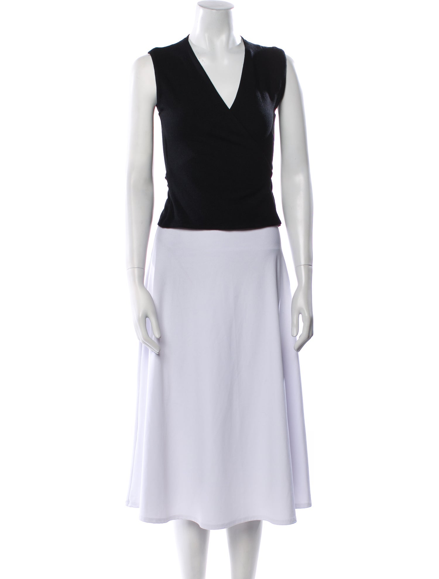 Leset V-Neck Sleeveless Crop Top