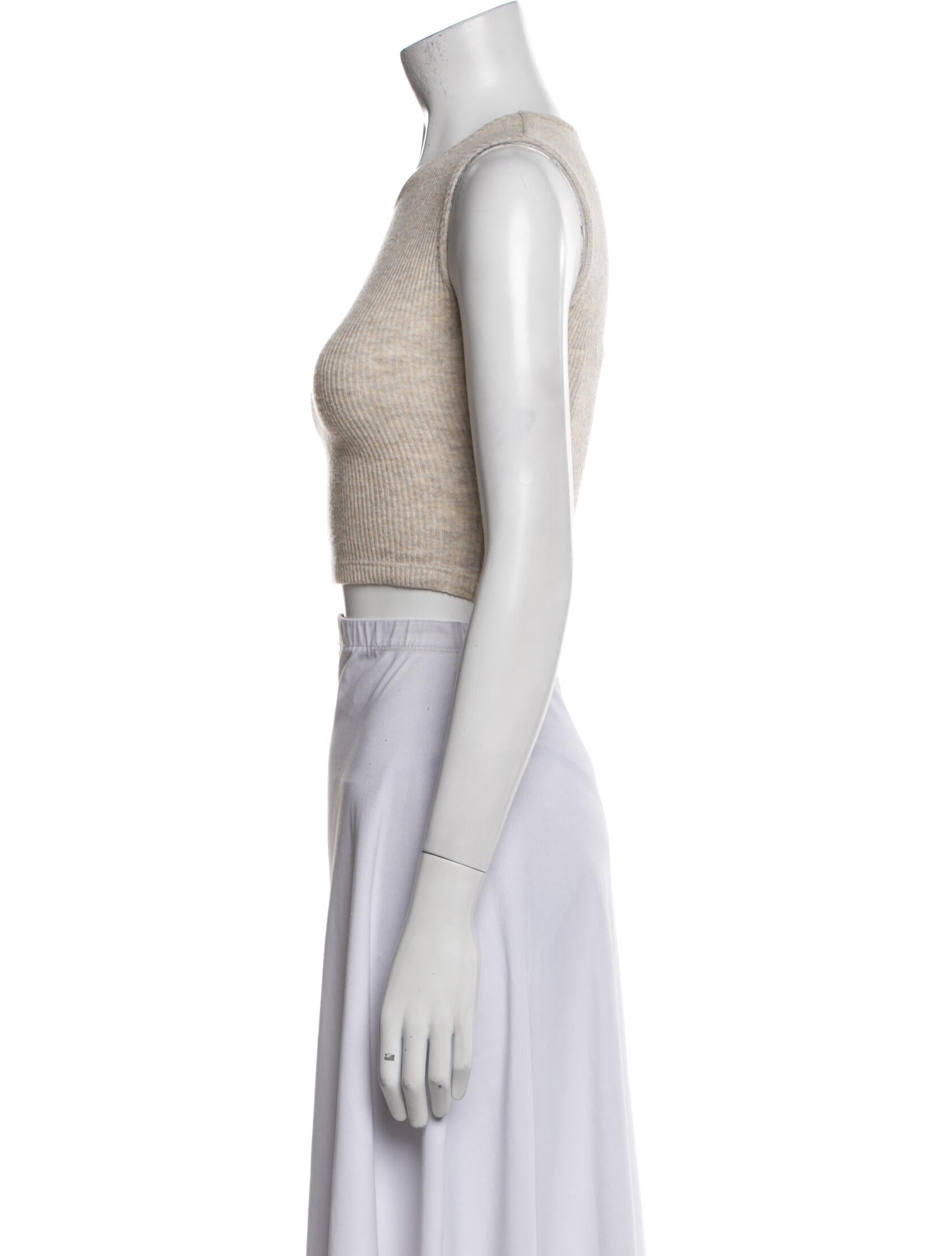 Leset Crew Neck Sleeveless Crop Top