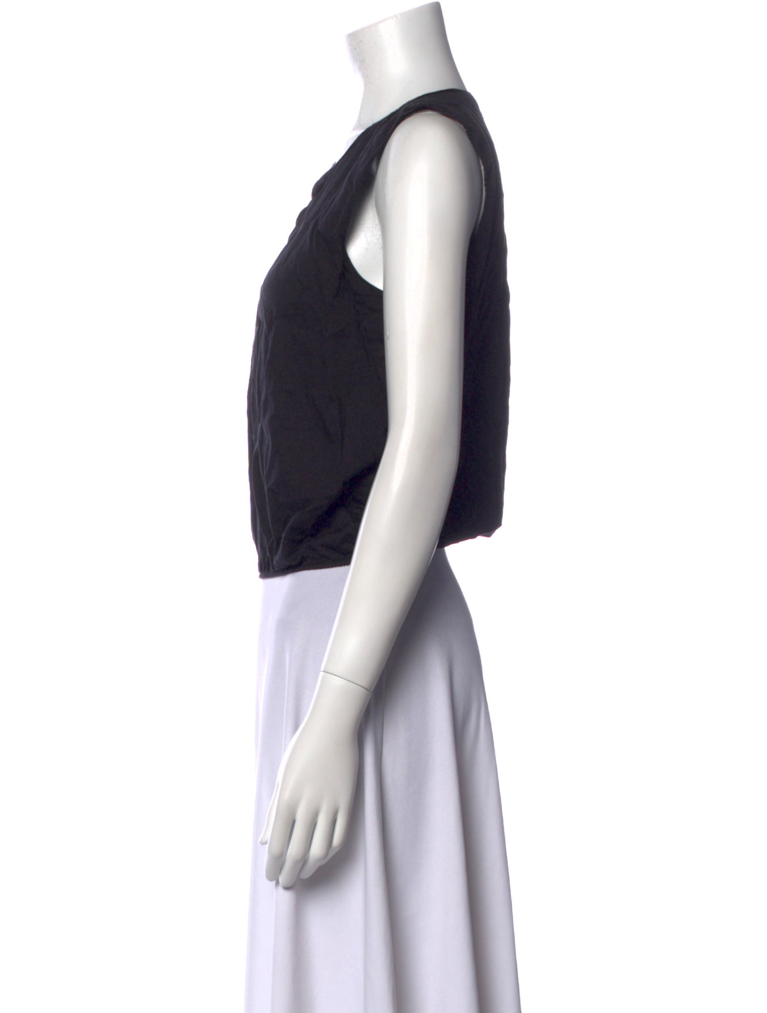 Leset Scoop Neck Sleeveless Crop Top