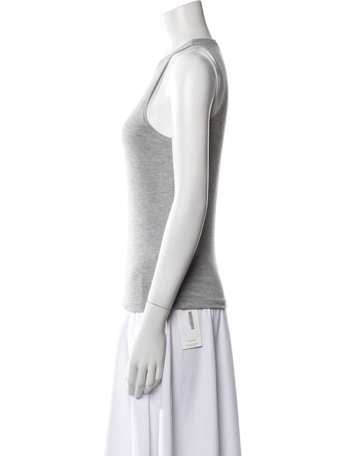 Leset Scoop Neck Sleeveless Top