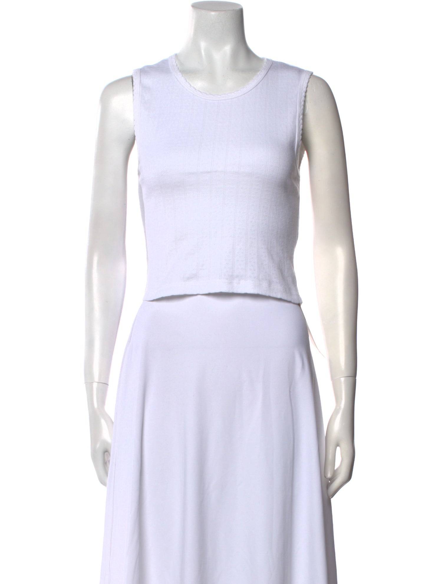 Leset Scoop Neck Sleeveless Crop Top