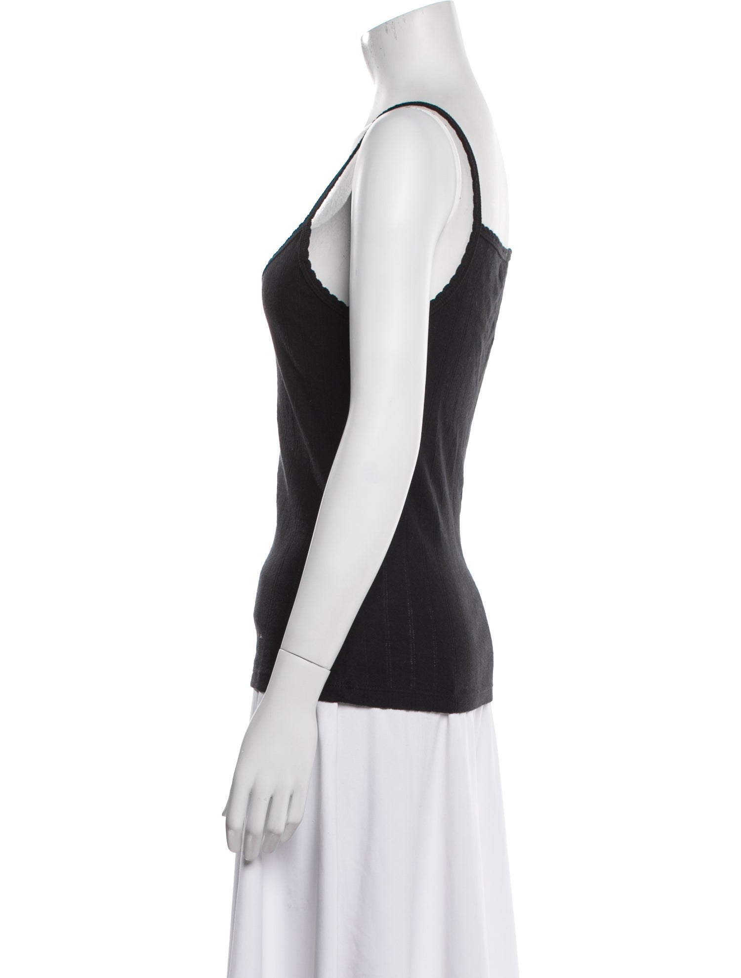 Leset Scoop Neck Sleeveless Top