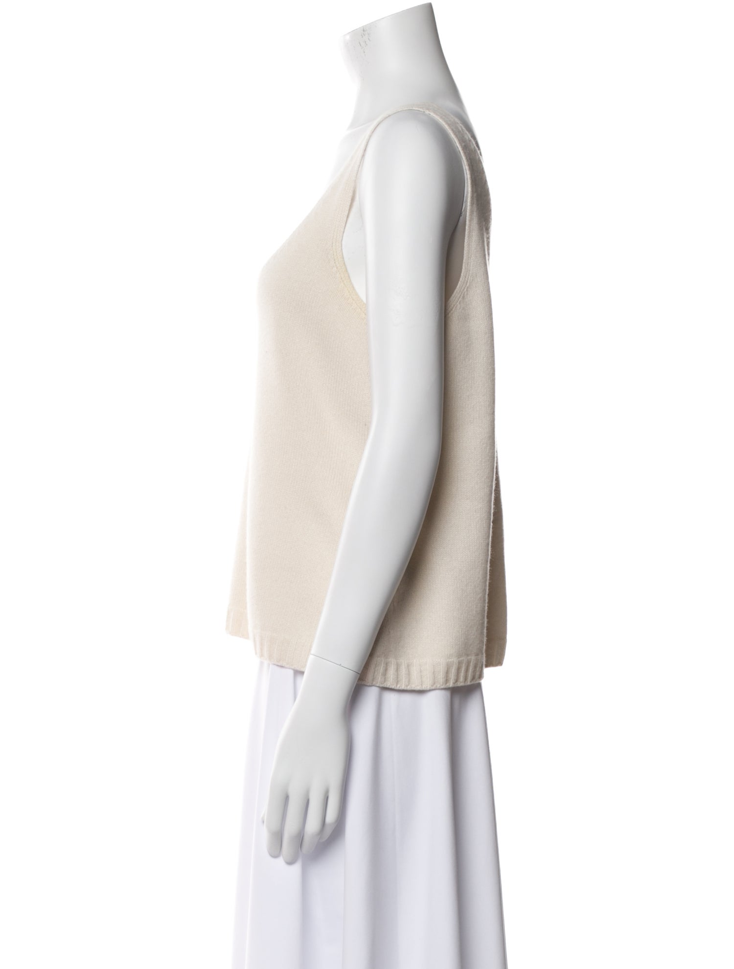 Leset V-Neck Sleeveless Top
