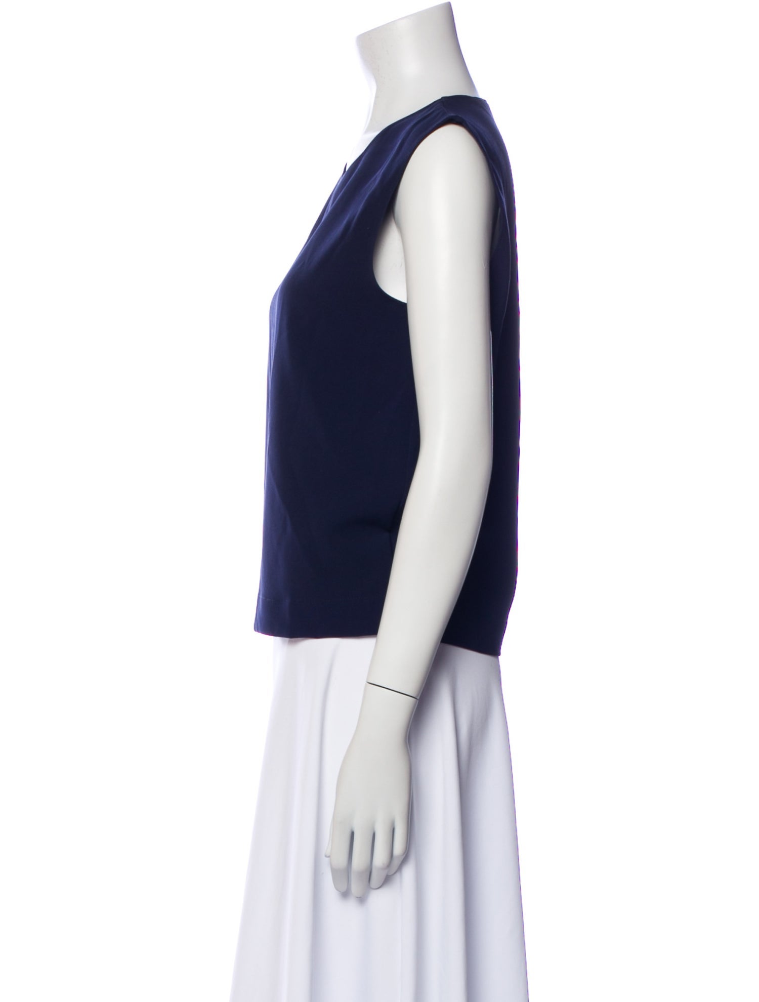 Leset Scoop Neck Sleeveless Top