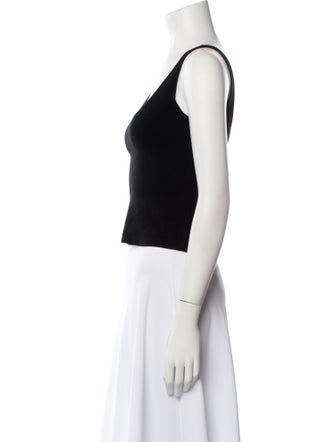 Leset Scoop Neck Sleeveless Crop Top