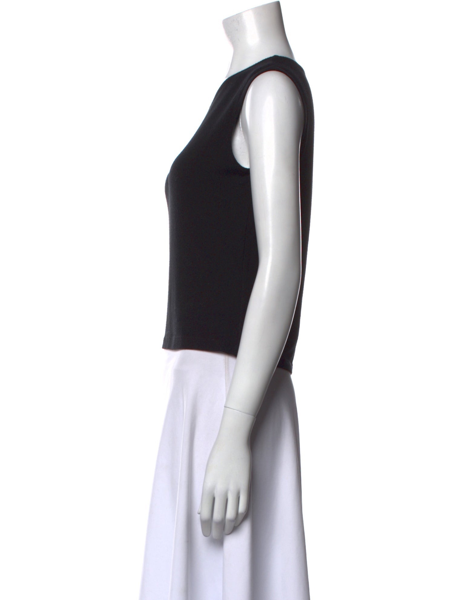 Leset Scoop Neck Sleeveless Crop Top