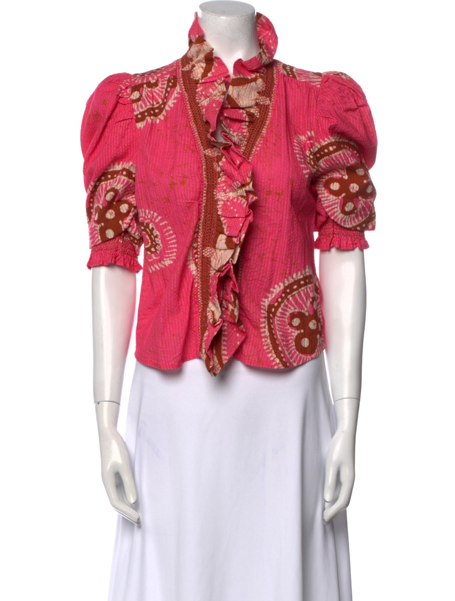 Love the Label Printed Mock Neck Crop Top