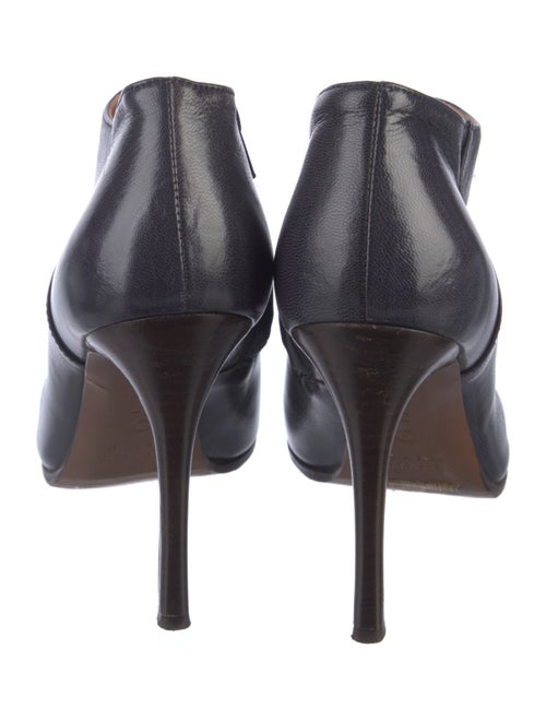 L'Autre Chose Leather Pumps
