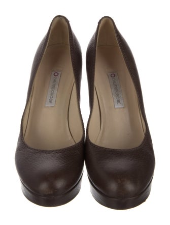 L'Autre Chose Leather Pumps