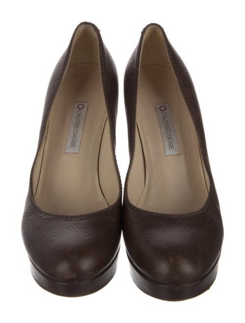 L'Autre Chose Leather Pumps