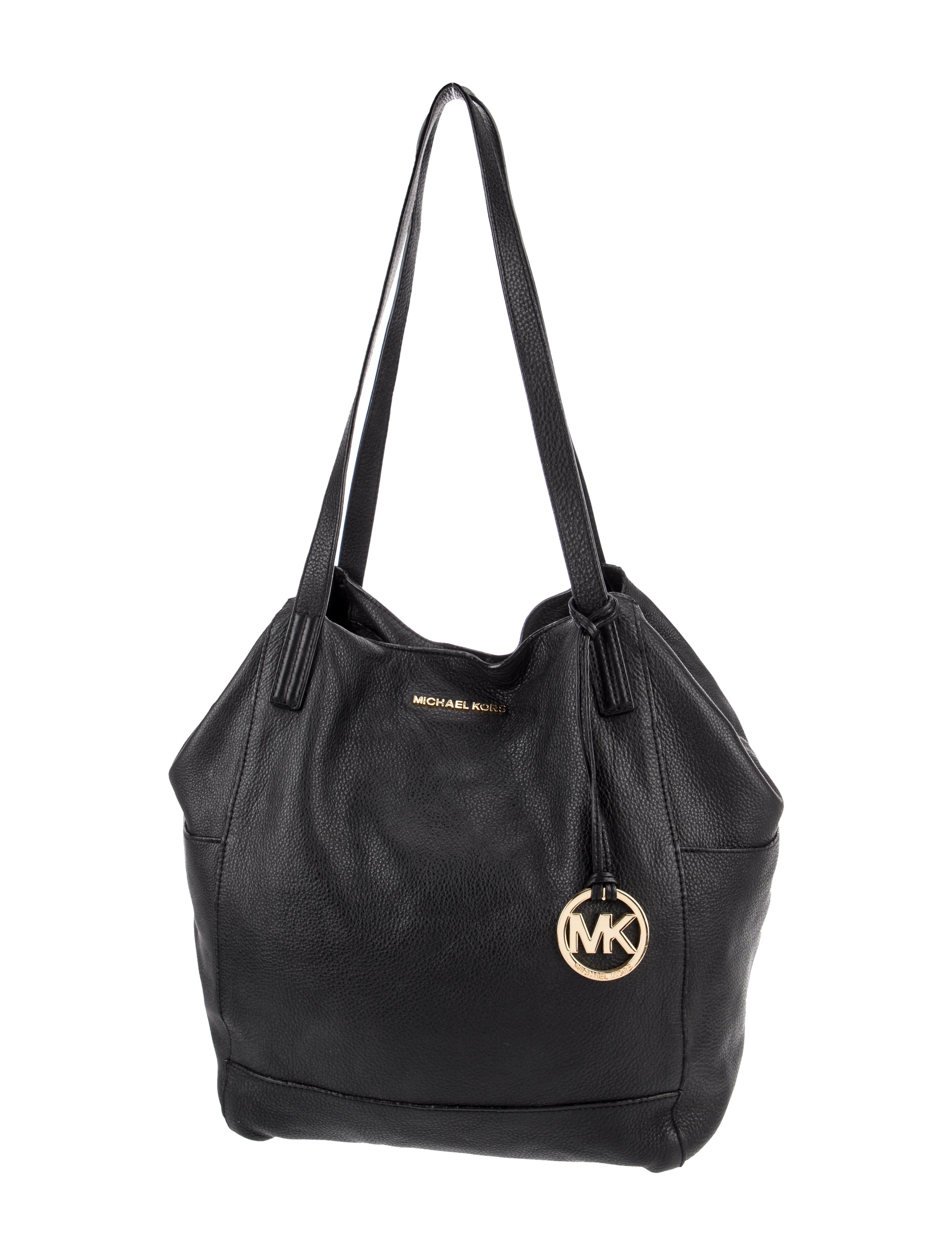 Michael Michael Kors Leather Bucket Bag