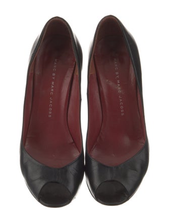 Marc by Marc Jacobs Leather Pumps