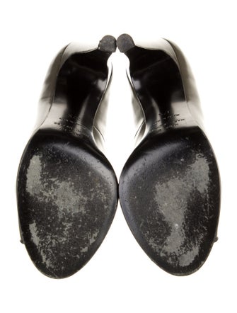 Marc by Marc Jacobs Leather Pumps