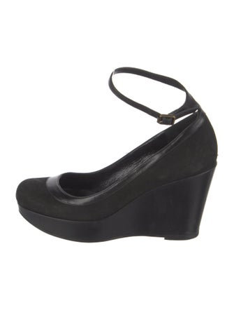 Marc by Marc Jacobs Suede Pumps