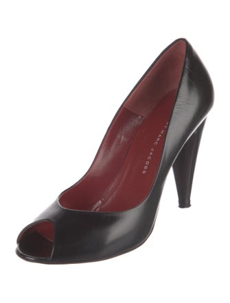 Marc by Marc Jacobs Leather Pumps