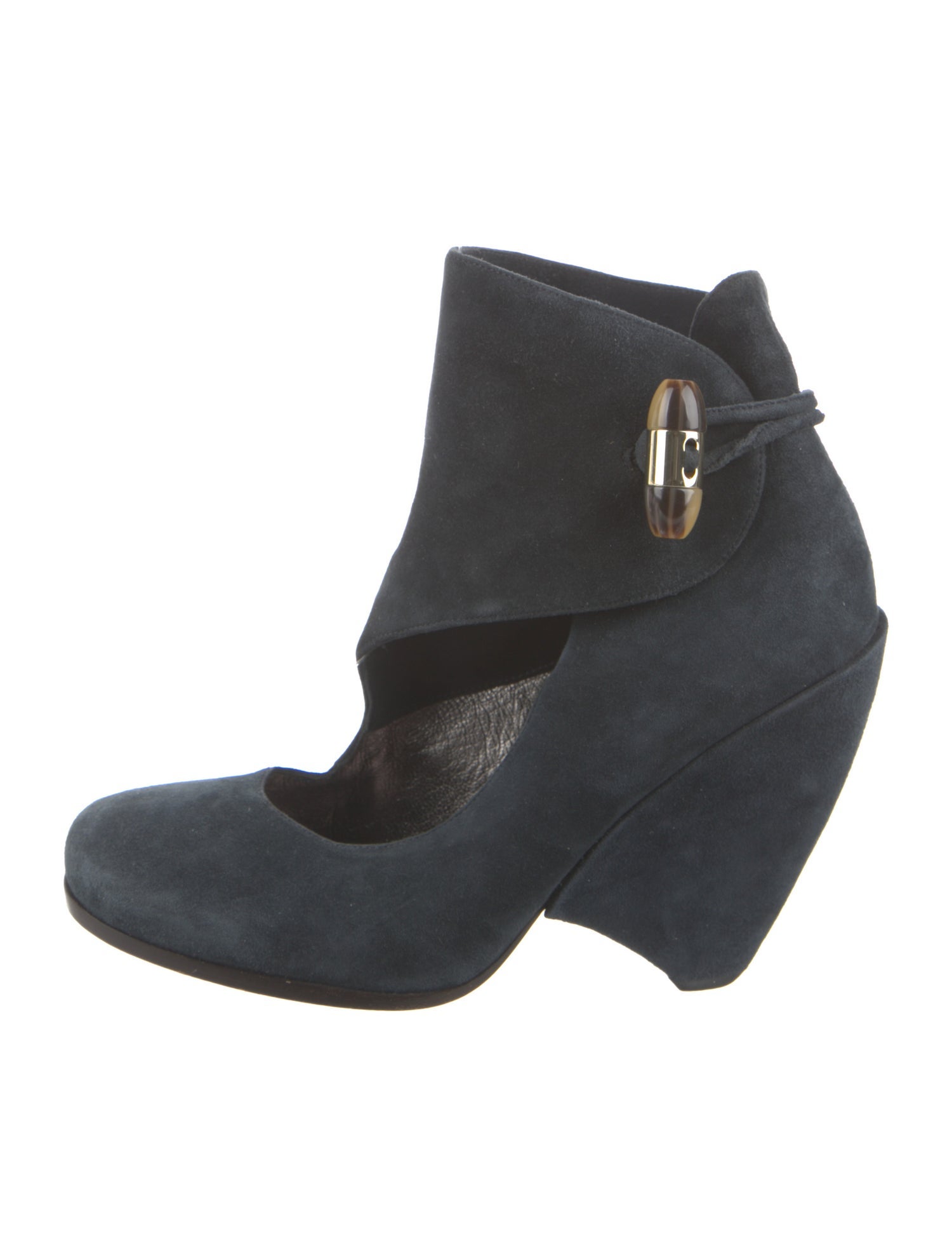 Marc by Marc Jacobs Suede Pumps