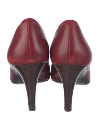 Marc by Marc Jacobs Leather Bow Accents Pumps