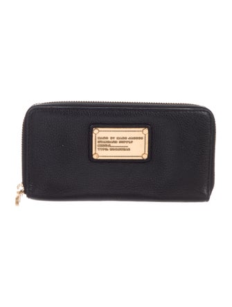 Marc by Marc Jacobs Classic Q Vertical Zippy Wallet