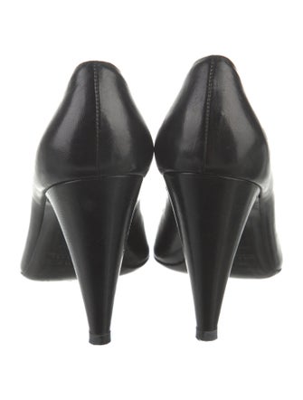 Marc by Marc Jacobs Leather Pumps